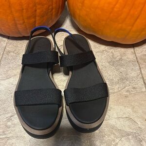 Rothy’s like new platform sandal. No longer listed on the Rothy’s site